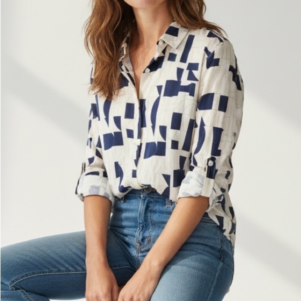 Crosby by Mollie Burch Geometric Abstract Print Button down Navy Cream Rayon M